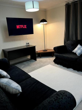 Entire House near HS2 and NEC ideal for Contractors and Tourists